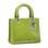 A bolsa Lady Dior, assim chamada por ter sido muito usado por Lady Diana, tem desenho simples e marcante, a partir de R$ 15.000. Foto: Divulgação