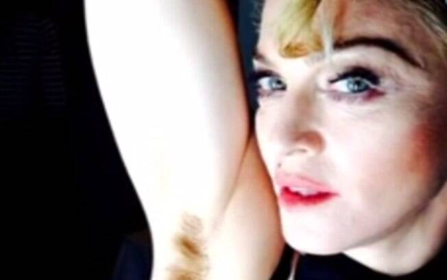 Madonna aparece com as axilas cheias de pelos em foto do Instagram