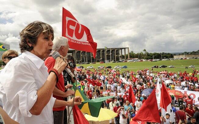 Em Brasília, CUT e Centrais Sindicais manifestam no gramado do Congresso<br /><br />
. Foto: Lucio Bernardo Jr./ Câmara dos Deputados/Fotos Públicas