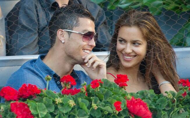 Irina Shayk e Cristiano Ronaldo estão juntos desde 2010. Ele, um milionário jogador de futebol, e ela uma das modelos mais sexy e bem pagas do mundo