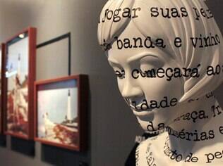 Exposição com livro-instalação de Fernanda Young fica até dia 18 de novembro no Museu da Imagem e do Som, em São Paulo