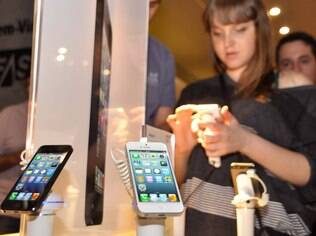 iPhone 5 pode ter sucessores com telas maiores e cores variadas, dizem fontes