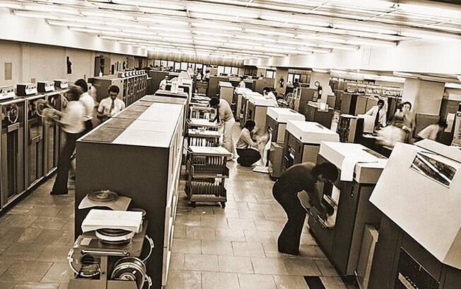 Centro de processamento de dados do Bradesco na década de 1960