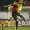 Moacir e Luan dividem bola pelo alto no primeiro tempo. Foto: Gazeta Press