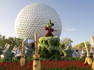 Perto da Spaceship Earth, no Epcot, há uma criação de frutos do mar