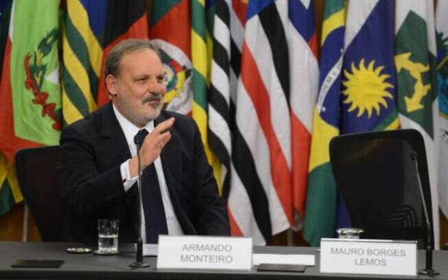 Para Armando Monteiro, os bloqueios nas estradas prejudicam a circulação de mercadorias e podem afetar as exportações