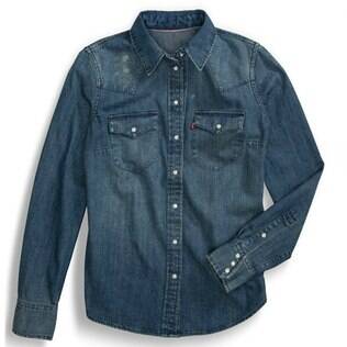 Camisa jeans é um clássico do guarda-roupa