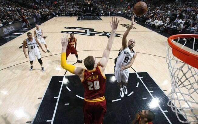 Basquete exibe trabalho de todo corpo e é uma ótima atividade física