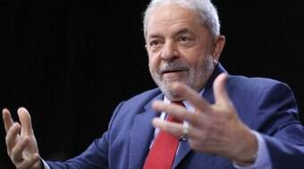 "Pobres mal experimentaram conquistas sociais e já estão querendo tirar", diz Lula