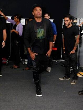 Anderson Silva é estrela do desfile da Ausländer no Fashion Rio