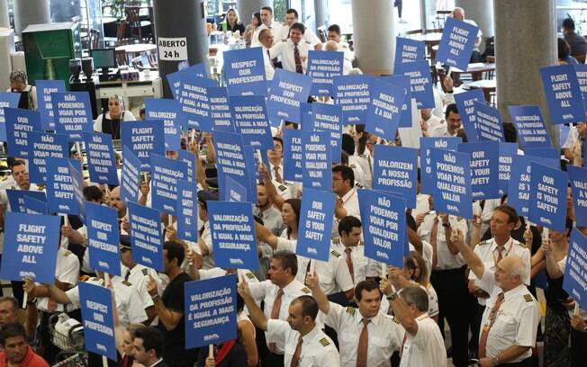 Aeronautas iniciam paralisação no Aeroporto de Congonhas, em São Paulo, no dia 3 de fevereiro. 