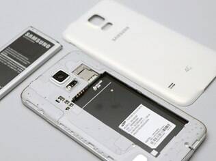 Galaxy S5 permite trocar a bateria