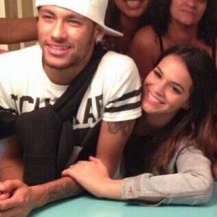 Neymar e Bruna Marquezine em diversos momentos da festa de Thiago Silva