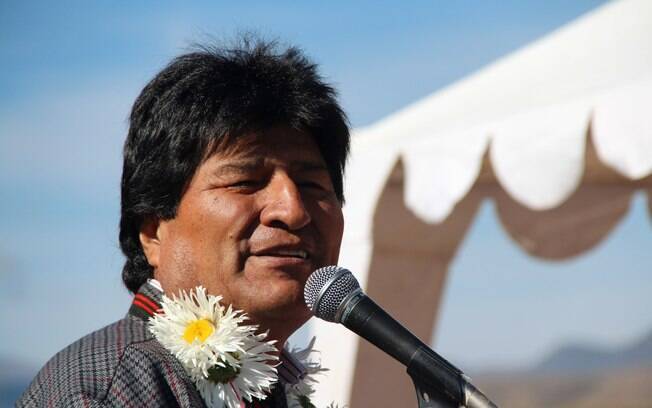 Morales enfrenta oposição no Congresso e nas ruas, mas também tem muitos apoiadores
