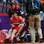 Liu Xiang saiu amparado por uma cadeira de rodas do Estádio Olímpico. Foto: Getty Images