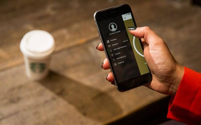 App simplifica pagamento em unidades do Starbucks e permite que usuário gerencie recompensas