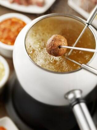 Fondue frito também é uma boa opção para incrementar a noite da fondue