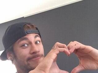 O amor vai sorrir para o craque Neymar, que pode até encarar um casamento