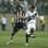 Jô e Diego Sacoman disputam bola no jogo Atlético-MG e Ponte Preta. Foto: Futura Press