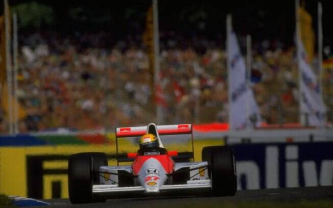 Naquele ano, Senna saiu vencedor pela terceira vez consecutiva no circuito. Foto: Getty Images