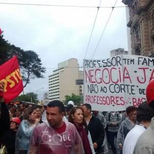 Liminar proíbe corte de ponto de professores estaduais de SP