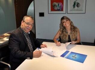 Fani Pacheco assina contrato com a Rede TV!