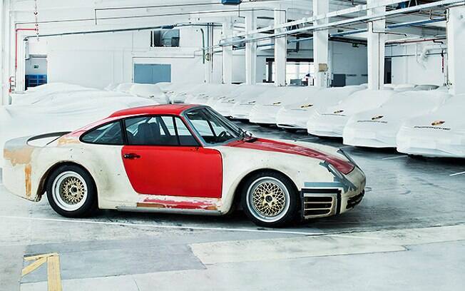 Porsche 959 fabricado em 1982 e capaz de chegar a 315 km/h
