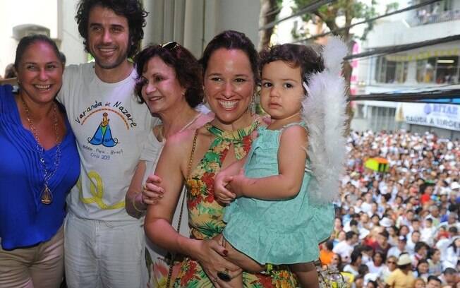 Fafá de Belém com Eriberto Leão, Rosamaria Murtinho, a filha, Mariana Belém, e a neta, Laura