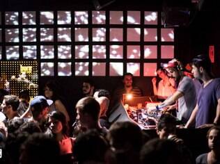 Fosfobox comemora 5 anos com pop music