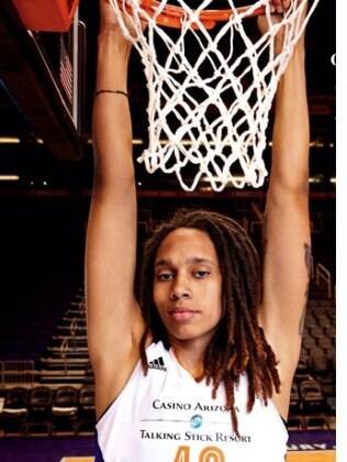 Brittney Griner, 23 anos, 2m03 de altura