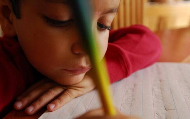 ALFABETIZAÇÃO AOS 8 ANOS- Na prova realizada em 2012, apenas 44,5% das crianças do 3° ano mostravam alfabetização adequada na leitura. Foto: Getty Images
