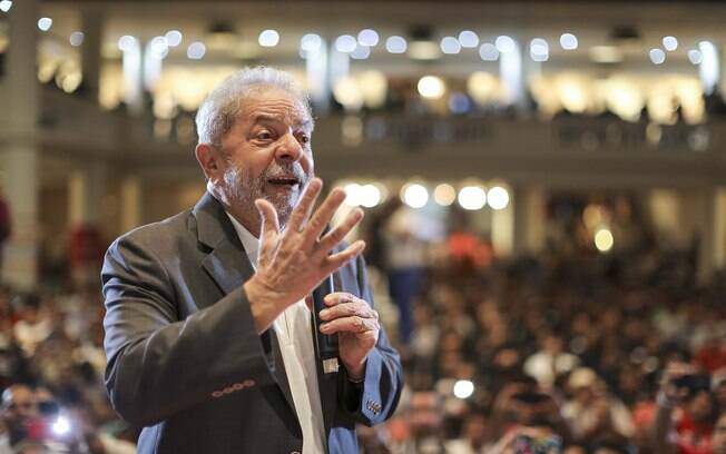 Lula em evento de sindicalistas na Casa de Portugal, em São Paulo