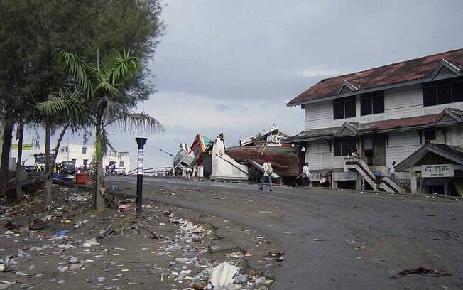 Rua do centro de Banda Aceh, Indonésia, após tsunami (arquivo). Foto: Wikimedia Commons