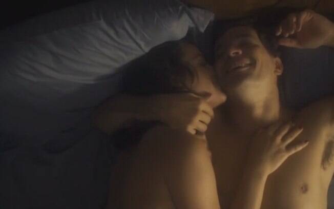 Daniel de Oliveira e Bruna Marquezine transam em