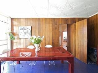 A sala de Renata Alamy dará espaço a um loft: a Copa estimulando obras e negócios