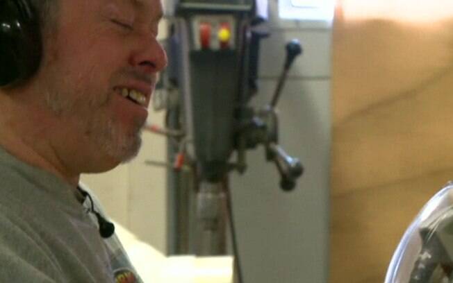 Marceneiro perdeu a visão há trinta anos devido ao diabetes