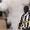 O holandês Seedorf, recém-contratado pelo Botafogo, veste a camisa do clube antes do duelo do clube carioca com o Bahia, no Engenhão. Foto: Futura Press