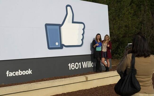 Botão Curtir indica local da sede do Facebook, localizada em Palo Alto,  Califórnia