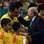 Falcão recebe cumprimento de Joseph Blatter, presidente da Fifa, antes da partida. Foto: Getty Images