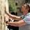 Ator esteve em Israel com a mãe e agradeceu a cura de seu câncer. Foto: Yossi Zamir/Divulgação
