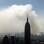 <span>Prédio Empire State é visto tendo como de fundo poeira deixada pelo colapso do WTC</span> - <strong>Foto: Getty Images</strong>