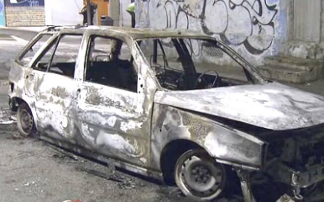 Carro foi incendiado durante protesto em São Paulo
