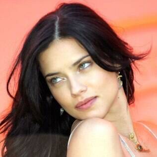 Adriana Lima é geminiana