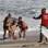 Paulinho Vilhena salva turista de afogamento na praia do Recreio dos Bandeirantes. Foto: AgNews
