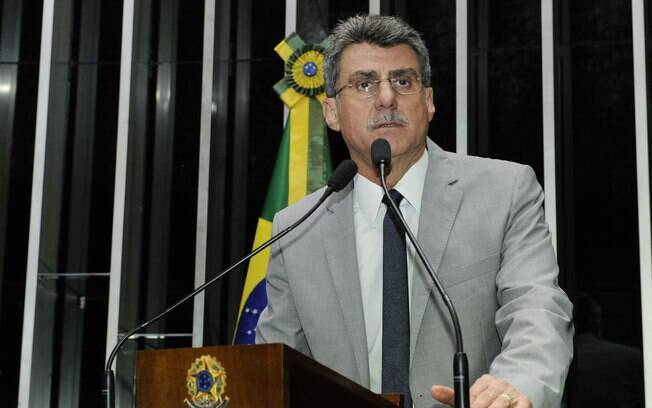 No Twitter, o senador Romero Jucá anunciou que assumiu a presidência do PMDB