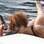 A polêmica Rihanna adora causar: durante um passeio de barco em 2011 cismou em beijar uma amiga para os fotógrafos. Foto: Grosby Group / BrainPix / Getty Images / Reprodução