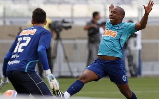Julio Baptista e Borges são liberados no Cruzeiro, mas atacante ainda é dúvida - Futebol - iG