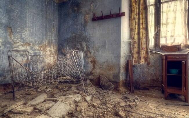 Quarto de um orfanato abandonado