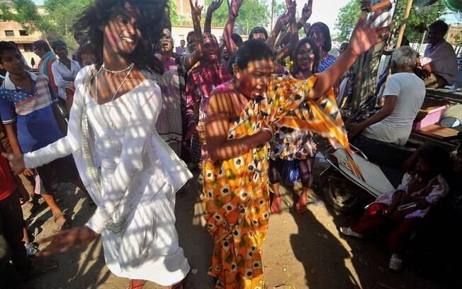 Em Nagpur, transexuais indianos comemoram decisão da Suprema Corte da Índia