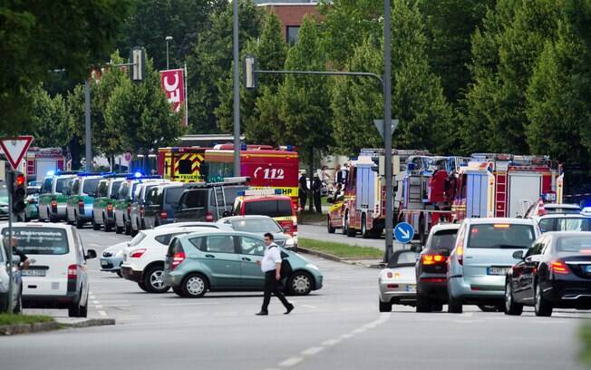 Um alemão-iraniano de 18 anos atacou um shopping em Munique, na Alemanha, e matou nove  na última sexta-feira